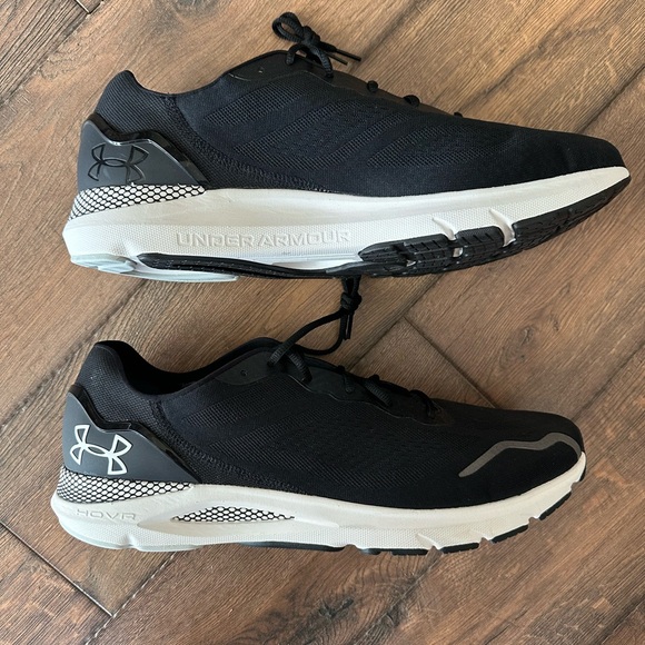 Men’s size 18 Black UA HOVR Sonic 6 shoes - Picture 3 of 6